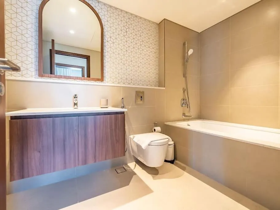 Harbourview Hideaway - 2Br Creek Island Escape Apartment Dubai